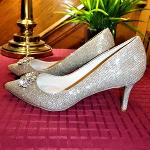 *** Le CHATEAU *** Brand New - 9